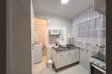 Cozinha de apartamento para alugar com 2 quartos, 49m² em Bela Vista, São Paulo