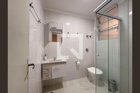 Banheiro de apartamento para alugar com 2 quartos, 49m² em Bela Vista, São Paulo