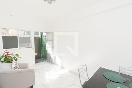 Sala de apartamento à venda com 2 quartos, 66m² em Eldorado, Contagem