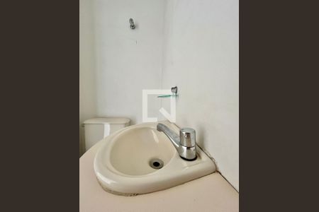 Lavabo de apartamento à venda com 1 quarto, 60m² em Cambuí, Campinas