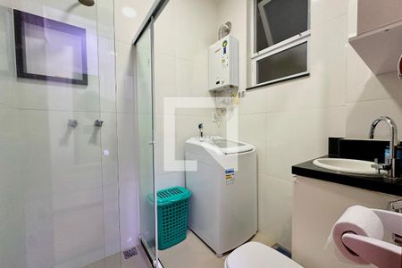 Banheiro de kitnet/studio para alugar com 1 quarto, 25m² em Botafogo, Rio de Janeiro