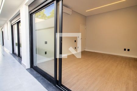 Quarto de casa de condomínio para alugar com 3 quartos, 240m² em Loteamento Alphaville Campinas, Campinas