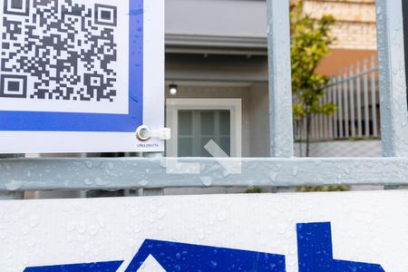 Plaquinha de casa à venda com 3 quartos, 215m² em Hípica, Porto Alegre