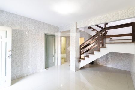 Sala de casa à venda com 3 quartos, 215m² em Hípica, Porto Alegre