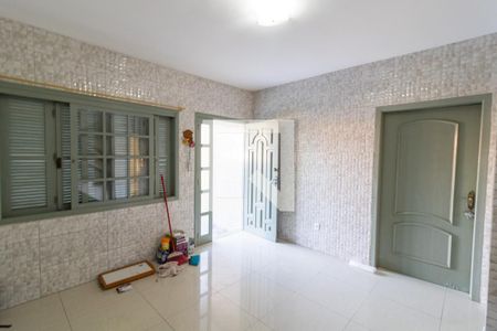 Sala de casa à venda com 3 quartos, 215m² em Hípica, Porto Alegre