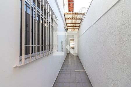 Corredor Lateral de casa para alugar com 3 quartos, 220m² em Casa Verde Alta, São Paulo