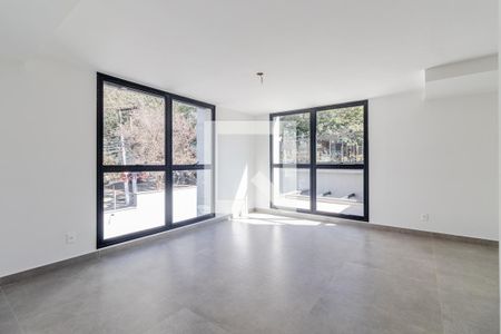 Sala de casa de condomínio à venda com 3 quartos, 276m² em Vila Madalena, São Paulo