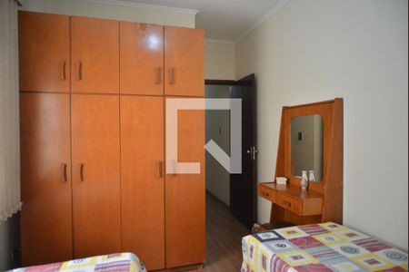 Quarto 1 de casa à venda com 3 quartos, 171m² em Vila Scarpelli, Santo André