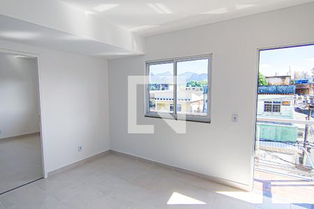 Sala de apartamento para alugar com 1 quarto, 54m² em Curicica, Rio de Janeiro