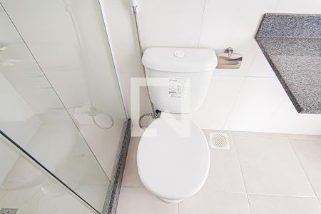 Banheiro  de apartamento para alugar com 1 quarto, 54m² em Curicica, Rio de Janeiro