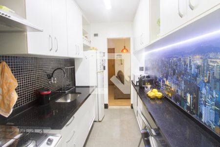 Cozinha de apartamento para alugar com 2 quartos, 55m² em Jardim Santa Josefina, São Paulo