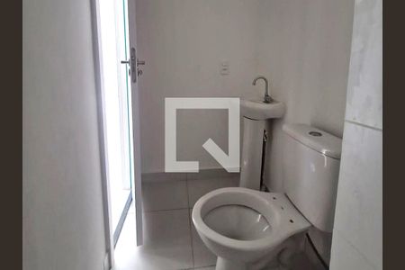 Banheiro de apartamento para alugar com 2 quartos, 32m² em Parque Novo Mundo, Guarulhos