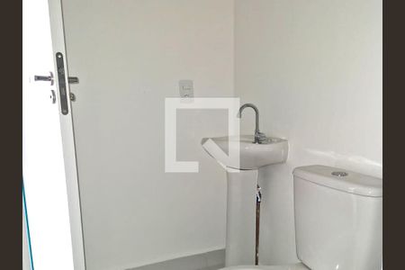 Banheiro de apartamento para alugar com 2 quartos, 32m² em Parque Novo Mundo, Guarulhos