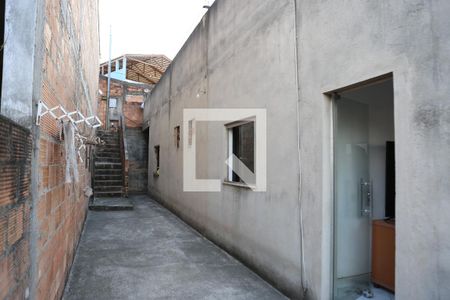 Quintal  de casa à venda com 2 quartos, 200m² em  Jardim Laguna, Contagem