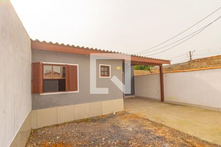 Fachada de casa à venda com 2 quartos, 60m² em Harmonia, Canoas