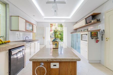 Casa à venda com 5 quartos, 572m² em Jardim Luzitania, São Paulo