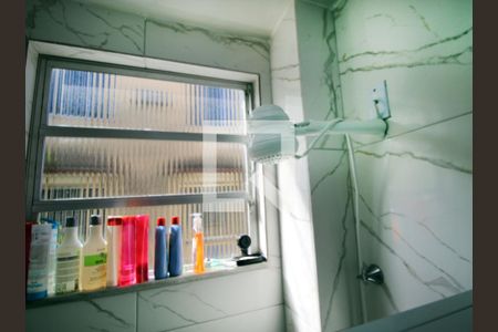 Banheiro de apartamento para alugar com 1 quarto, 46m² em Penha, Rio de Janeiro