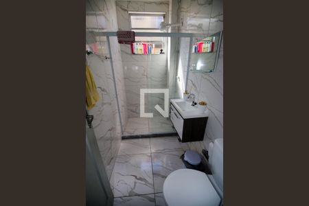 Banheiro de apartamento para alugar com 1 quarto, 46m² em Penha, Rio de Janeiro
