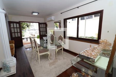 Sala de casa à venda com 4 quartos, 323m² em Jardim Guanabara, Rio de Janeiro