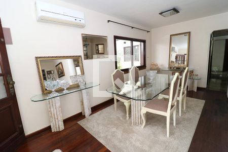 Sala de casa à venda com 4 quartos, 323m² em Jardim Guanabara, Rio de Janeiro