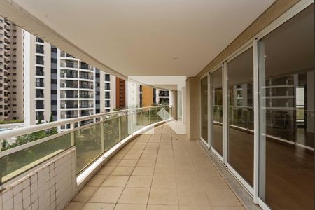 Varanda de apartamento à venda com 4 quartos, 366m² em Lapa, São Paulo