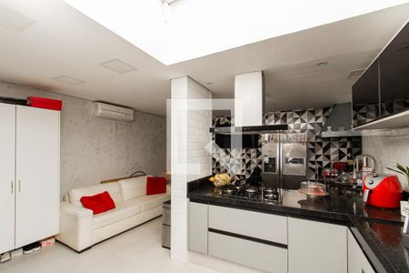 Cozinha de casa de condomínio à venda com 3 quartos, 100m² em Jardim Danfer, São Paulo