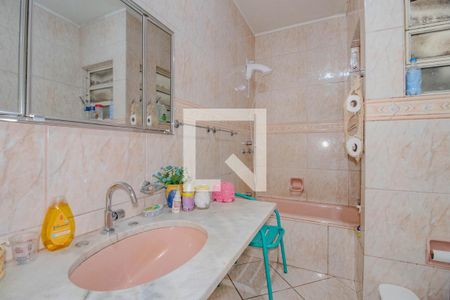 Banheiro da Suíte de casa para alugar com 3 quartos, 190m² em Boa Vista, Porto Alegre
