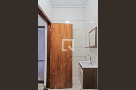 Banheiro de casa para alugar com 1 quarto, 50m² em Parque Peruche, São Paulo