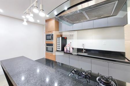 Cozinha de apartamento à venda com 2 quartos, 98m² em Cambuí, Campinas