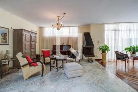 Casa à venda com 5 quartos, 341m² em Chácara Santo Antônio (Zona Sul), São Paulo