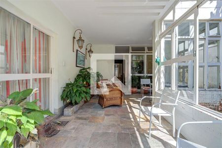 Casa à venda com 5 quartos, 341m² em Chácara Santo Antônio (Zona Sul), São Paulo