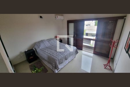 Suíte de casa à venda com 4 quartos, 300m² em Jardim Imbuí, Niterói