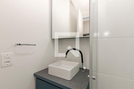 Banheiro de apartamento para alugar com 1 quarto, 17m² em Jardim Aeroporto, São Paulo