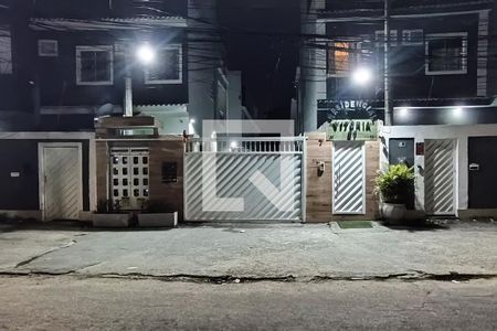 Fachada de casa de condomínio à venda com 3 quartos, 130m² em Taquara, Rio de Janeiro
