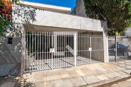 Fachada de casa para alugar com 3 quartos, 492m² em Vila Alexandria, São Paulo