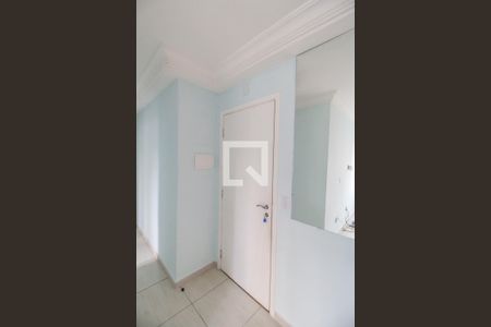 Entrada de apartamento para alugar com 2 quartos, 48m² em Vila da Oportunidade, Carapicuíba