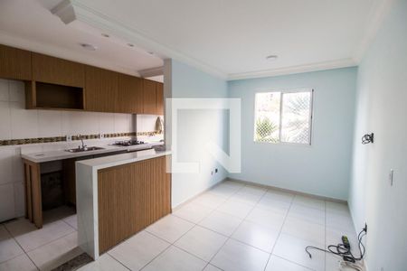 Sala  de apartamento para alugar com 2 quartos, 48m² em Vila da Oportunidade, Carapicuíba