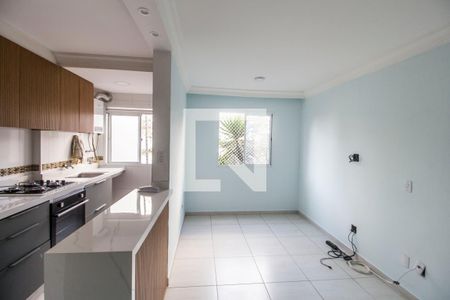 Sala  de apartamento para alugar com 2 quartos, 48m² em Vila da Oportunidade, Carapicuíba
