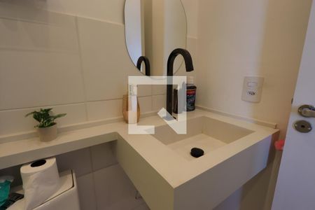 Banheiro de apartamento à venda com 2 quartos, 37m² em Vila Virginia, São Paulo