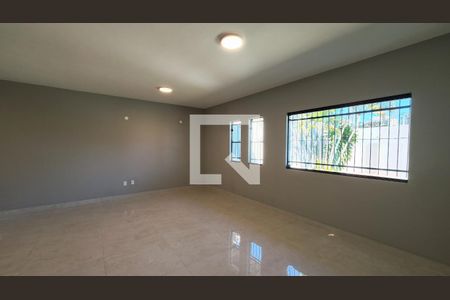 Sala de casa à venda com 4 quartos, 237m² em Jardim Campos Elisios, Jundiaí