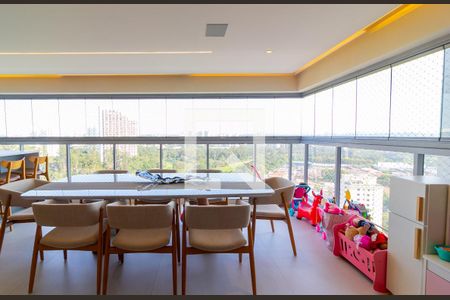 Varanda da Sala de Estar de apartamento à venda com 3 quartos, 155m² em Vila Sofia, São Paulo