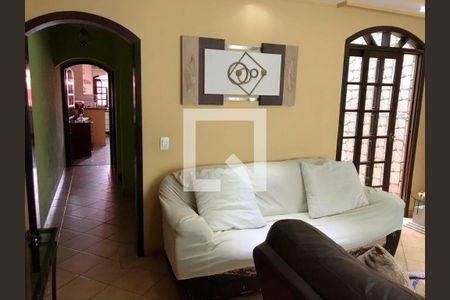 Casa à venda com 3 quartos, 215m² em Parque das Nações, Santo André