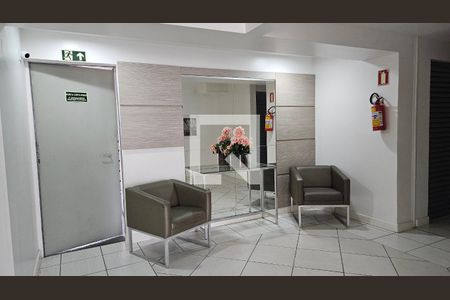 Hall social de apartamento à venda com 3 quartos, 64m² em Jardim Itu, Porto Alegre