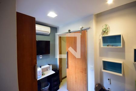 Quarto de Serviço de apartamento à venda com 2 quartos, 70m² em Barra da Tijuca, Rio de Janeiro