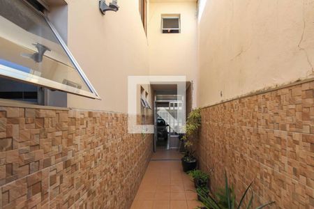 Corredor de casa à venda com 3 quartos, 240m² em Vila Ema, São Paulo