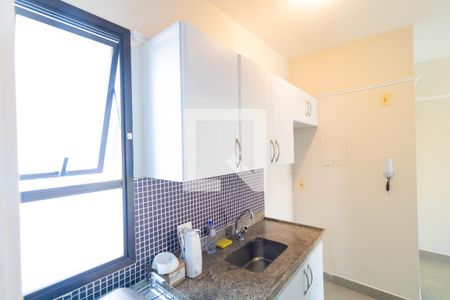 Cozinha de apartamento para alugar com 1 quarto, 42m² em Cambuí, Campinas