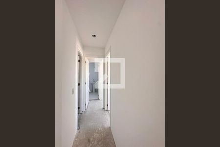 Corredor  de apartamento à venda com 2 quartos, 56m² em Vila Rosalia, Guarulhos