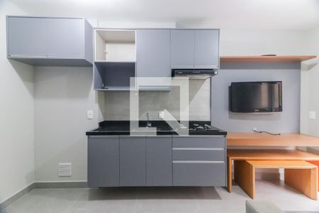 Sala/Cozinha de apartamento à venda com 1 quarto, 27m² em Vila Butantã, São Paulo