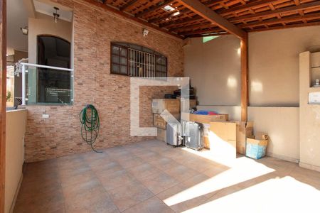 Garagem de casa à venda com 4 quartos, 300m² em Vila Gustavo, São Paulo