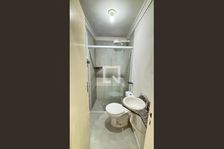 Banheiro de apartamento para alugar com 2 quartos, 43m² em Vila Príncipe de Gales, Santo André